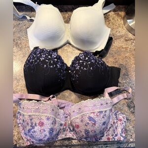Pennington’s Women’s Lace-Trim Bra — White, Black & Lavender Floral Set